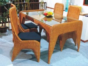 Elegano Dining Set