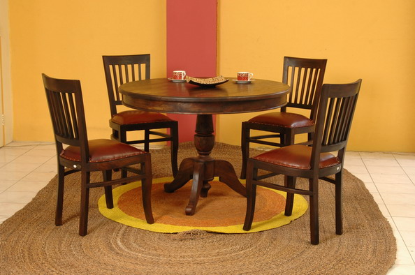 Round-table-dining-set.jpg