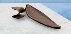 Leaf Lounger with Side Table